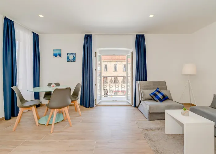Apartments Villa Tudor