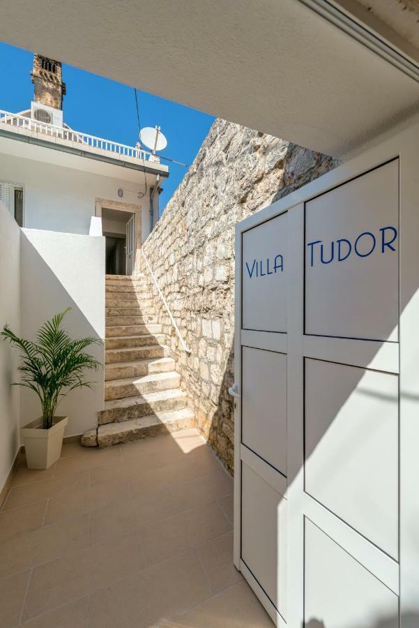 Tudor * Hvar Town